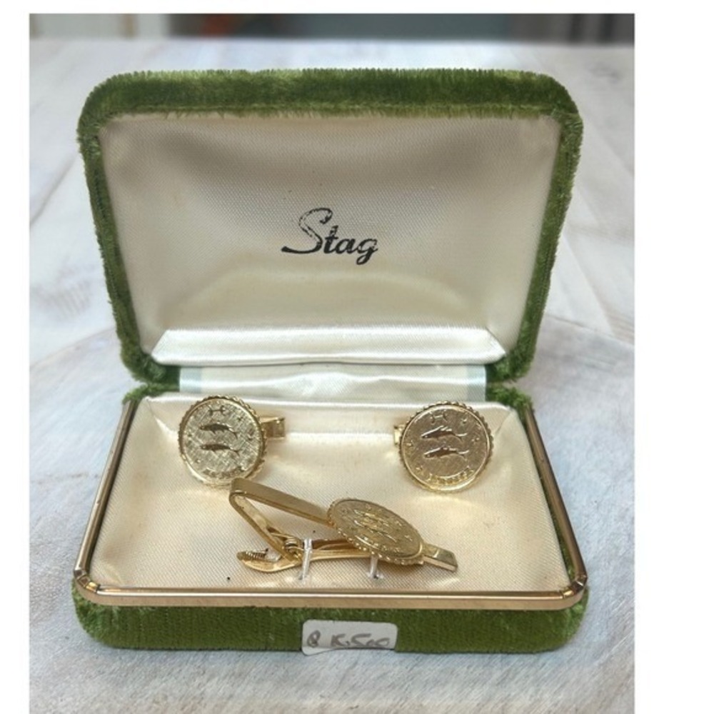 Vintage Stag Gold Tone Tie Clip Cufflinks Set Embossed Coin Design‎